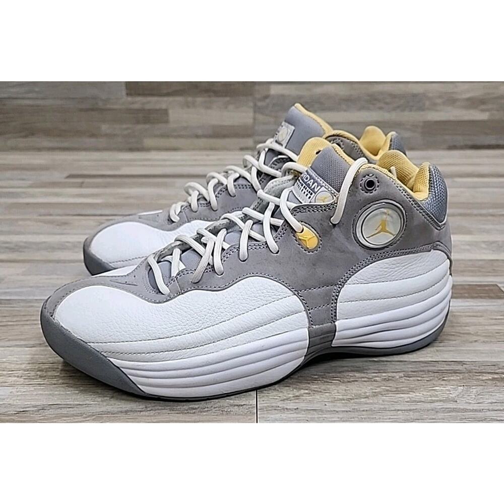 Nike Air Jordan Jumpman Varsity CV8926-007 Men’s Shoes Size 8.5 Gray & White